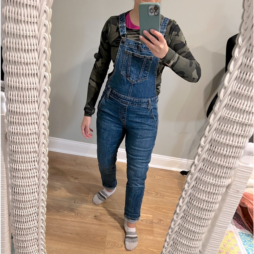 ON jean overalls 👩🏻‍🌾👖size 6 straight leg